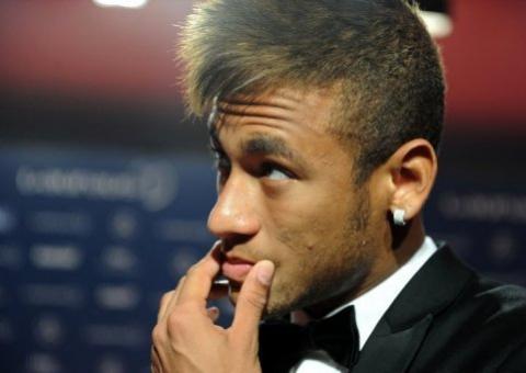 Jornal afirma que Barcelona tem pré-contrato com Neymar 
