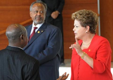  Brasil anula 900 milhões de dólares de dívida de países africanos