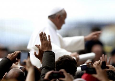  Papa visita subúrbio de Roma pela primeira vez