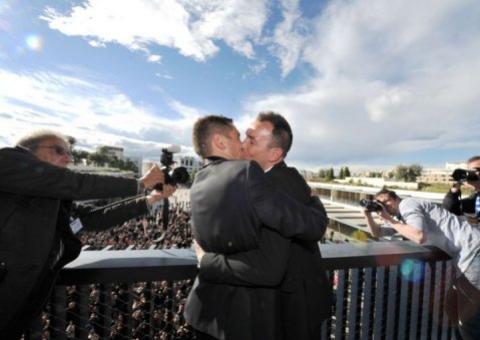  Vincent e Bruno dizem 'sim' no primeiro casamento gay da França