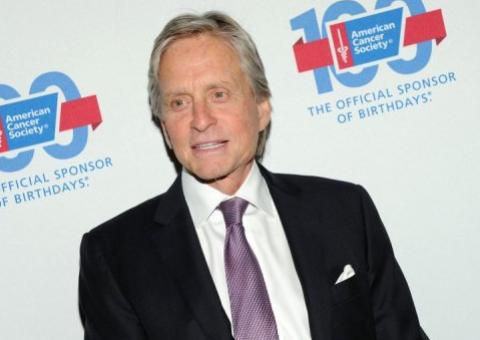 Michael Douglas diz que ganharia Nobel se soubesse causa de seu câncer