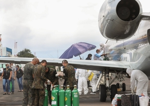 15 pacientes de Manaus com Covid-19 são transferidos para Goiás