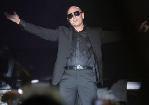 Pitbull divulga lyric video de "Timber"