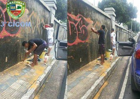 Polícia detém pichadores e os obriga a limpar praça do Japiim