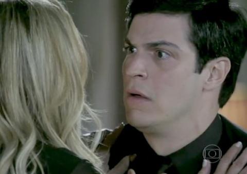 Desmascarado, Félix é expulso do hospital por Pilar