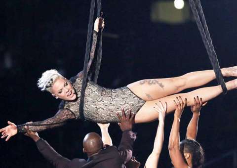  Pink vai se apresentar na cerimônia do Oscar 2014