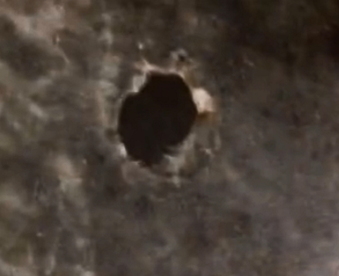 Buraco no piso do Shopping Manauara assusta frequentadores