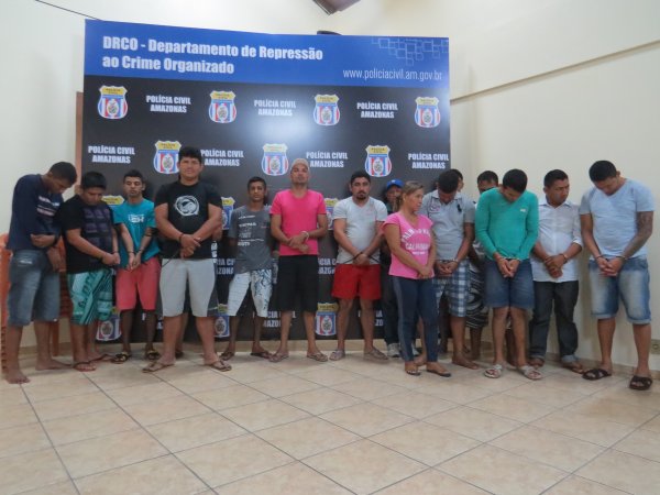 ‘Pit Stop’ recupera carros e motos e manda 18 para prisão