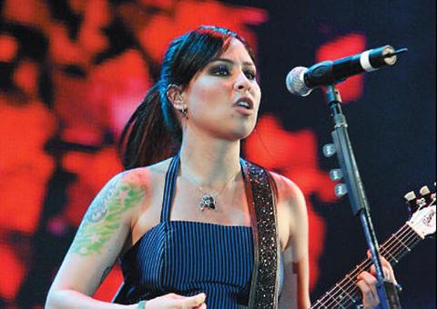 Cantora Pitty permanece na UTI