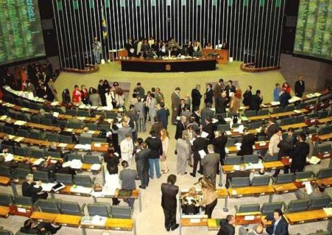 Veja a lista de deputados que votaram a favor da PEC 37