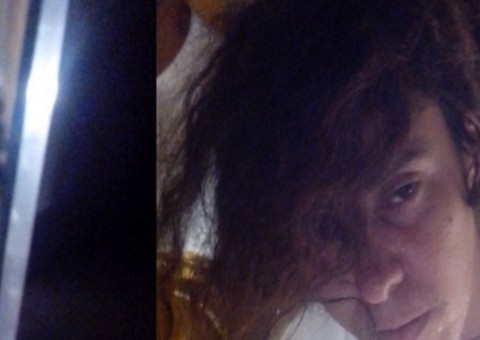  Com ciúmes da namorada, mulher mata homem a marteladas e fica peladona em frente a policiais