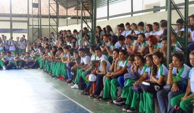 PMAM leva projeto de combate às drogas e violência às escolas