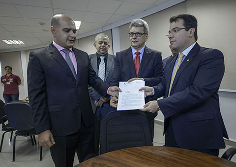 Reforma administrativa da prefeitura propõe economia de R$ 570 milhões