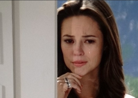 Paloma descobre que é filha de César com uma ex-amante