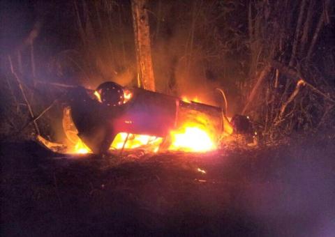 Homem morre carbonizado após acidente de carro