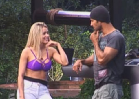 Beto e Aryane trocam provocações em clime de romance