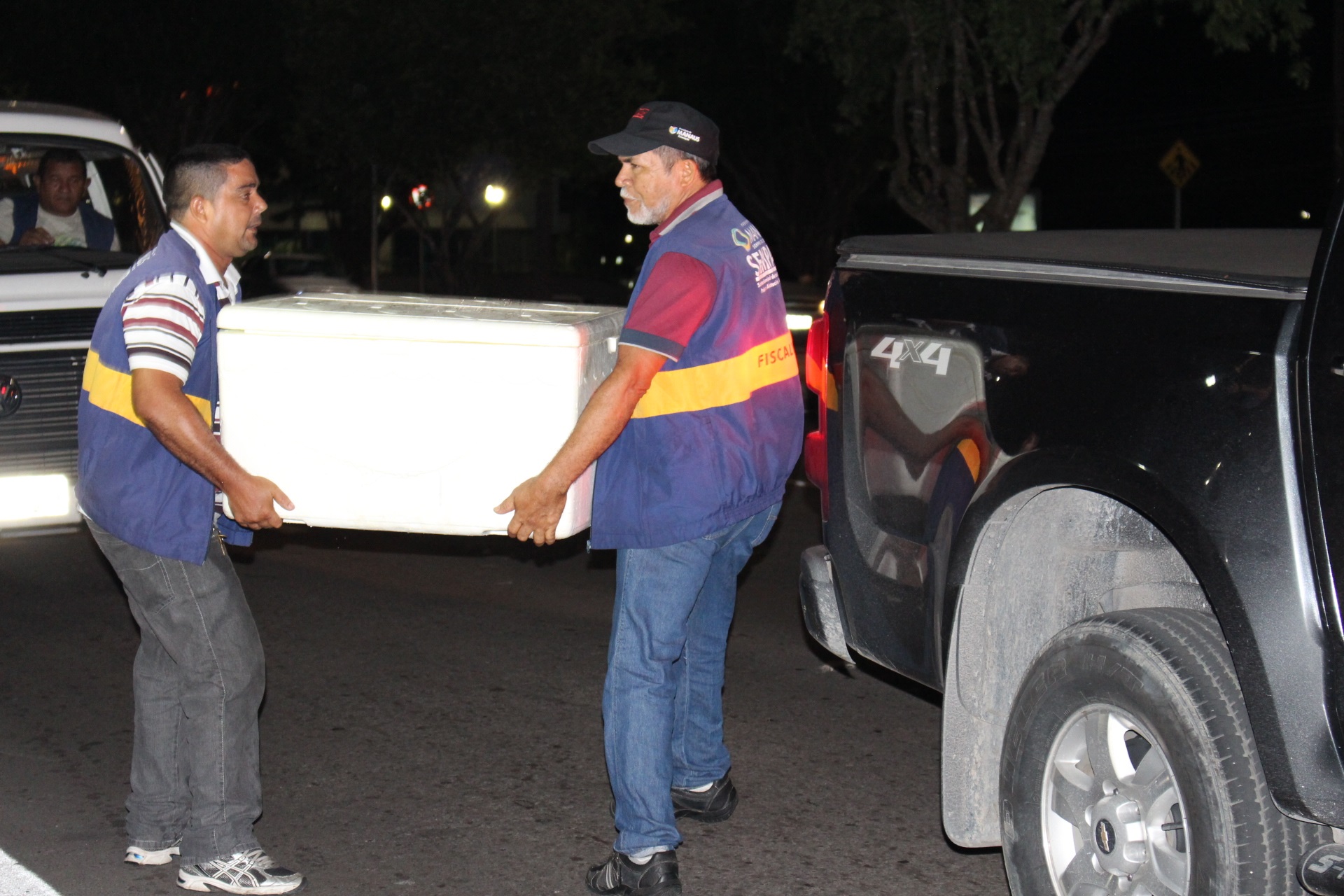 Prefeitura apreende mercadorias irregulares na Ponta Negra