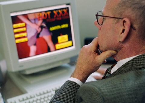 Empregado pode ser demitido por justa causa por e-mails pornográficos