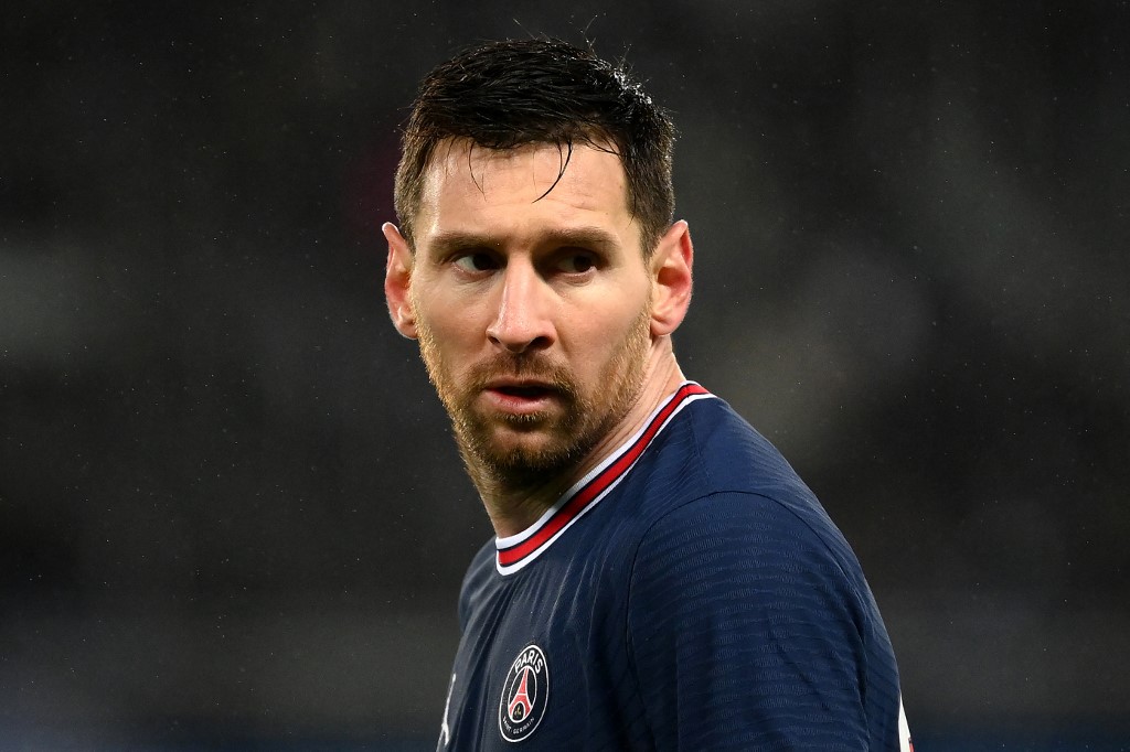 Técnico do PSG anuncia saída de Lionel Messi do time