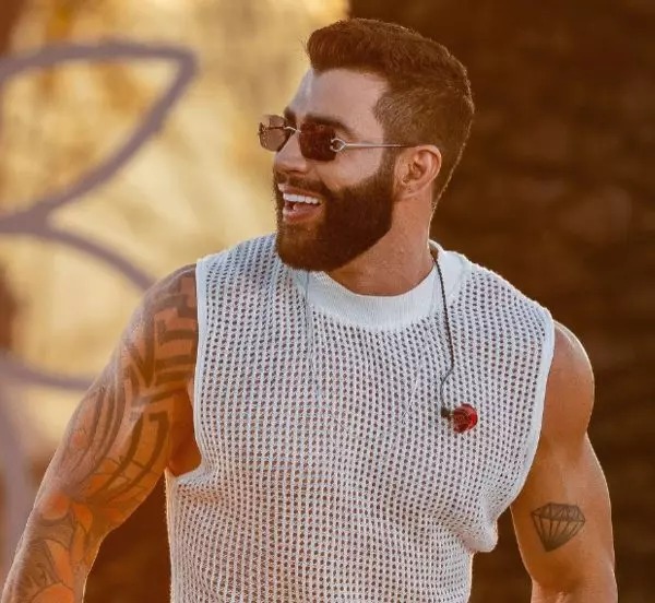 Gusttavo Lima compra time no Paraná e terá mesmo patrocínio do Corinthians