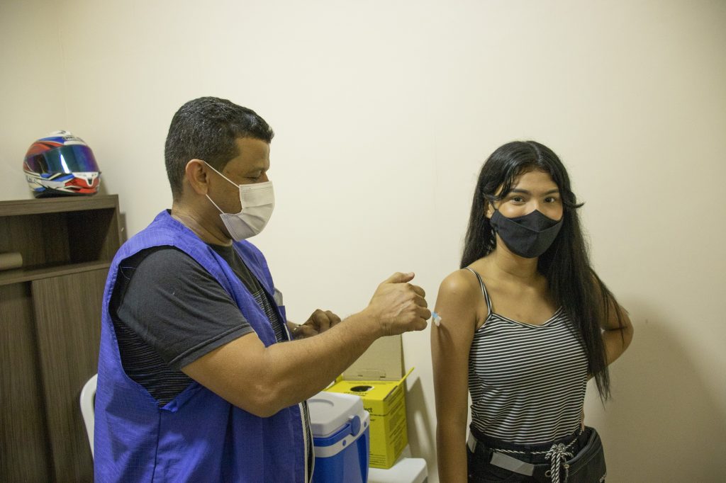 Manaus tem 10 pontos de vacinação contra Covid-19 neste sábado; confira