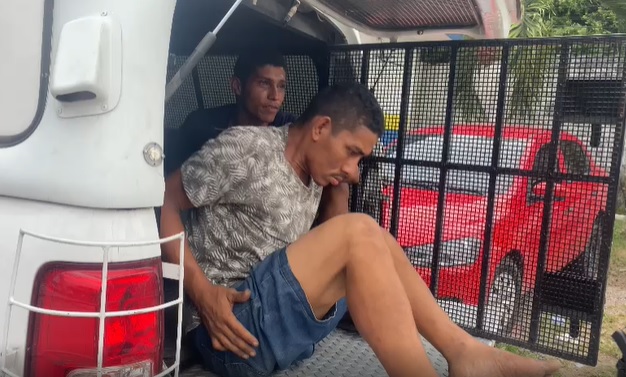 Dupla é presa com pochete recheada de drogas em Manaus