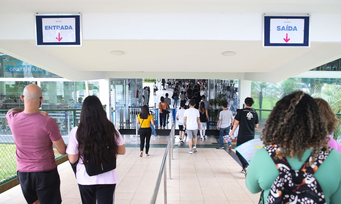 Provas do Enem serão aplicadas neste domingo para 3,4 milhões de estudantes