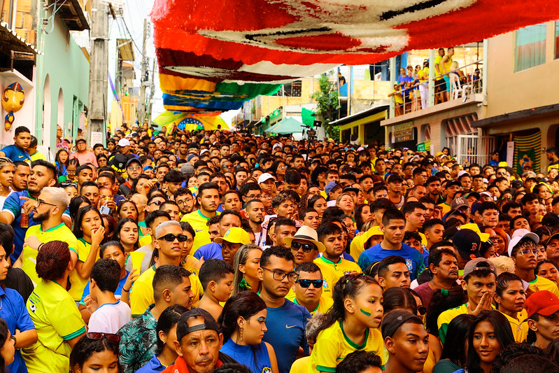 Ruas do Alvorada reúnem mais de 15 mil torcedores durante jogo do Brasil