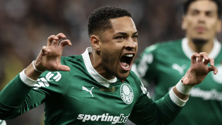 Estudo elege Vitor Roque, do Palmeiras, como melhor jogador sub-21