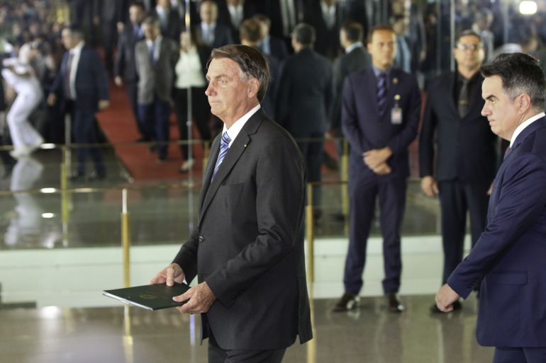 TSE aceita pedido para investigar Bolsonaro por abuso de poder 