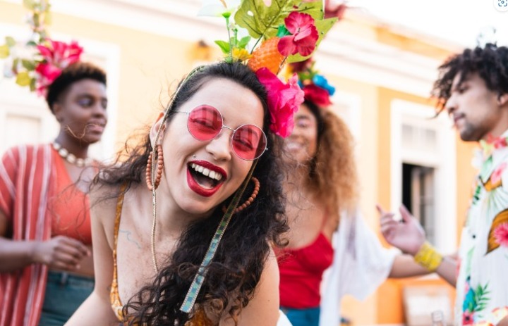 Especialista fala sobre aspectos positivos e negativos do Carnaval; confira