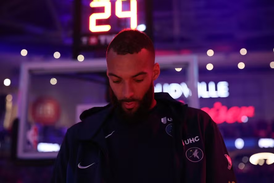 NBA multa atleta em R$ 500 mil por acusar juiz de envolvimento com apostas