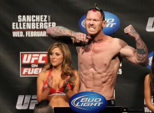 Ex-UFC é condenado a dois anos de prisão por violência doméstica