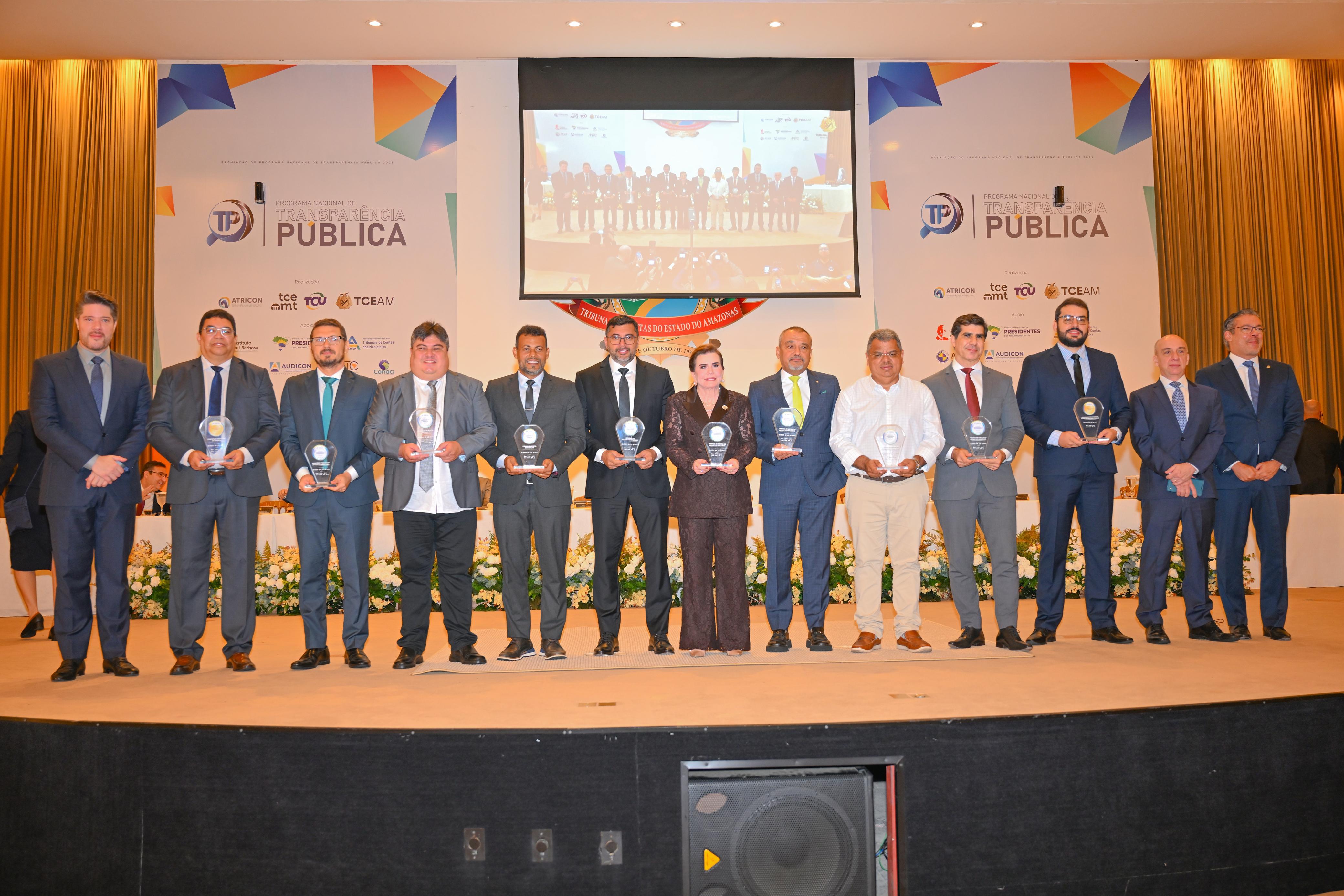 CMM recebe Selo Prata de Transparência em solenidade do TCE-AM