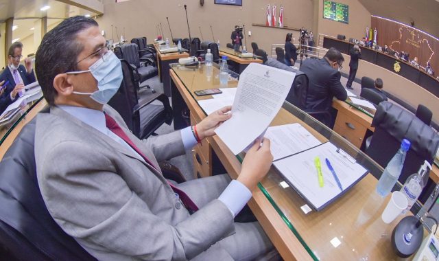 Deputados do Amazonas reconhecem petshops como atividade essencial