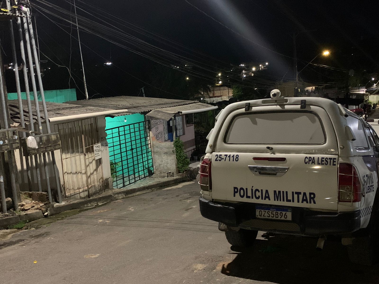 Pistoleiros invadem casa e matam motorista de app no Jorge Teixeira