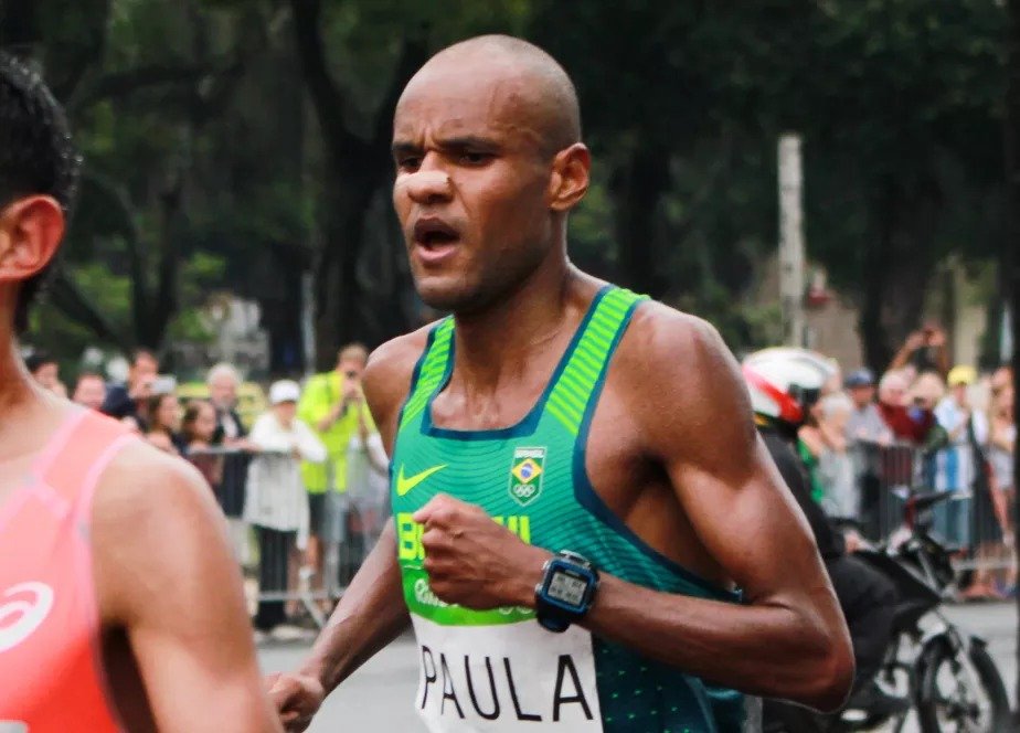 Olimpíadas: Único brasileiro a completar maratona relata lesão 
