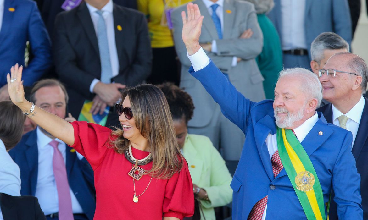 Após desfile em Brasília, Lula embarca para Nova Déli para Cúpula do G20
