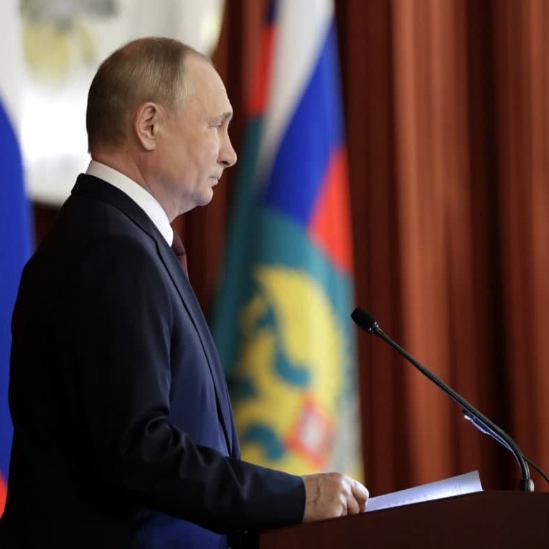 Putin anuncia que tomou 3ª dose de vacina contra Covid-19