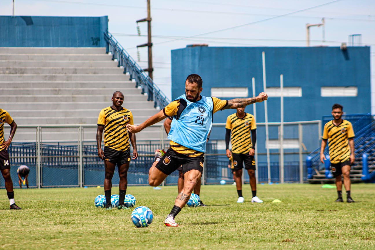 Amazonas FC e Botafogo-PB duelam hoje pela vice-liderança da Série C