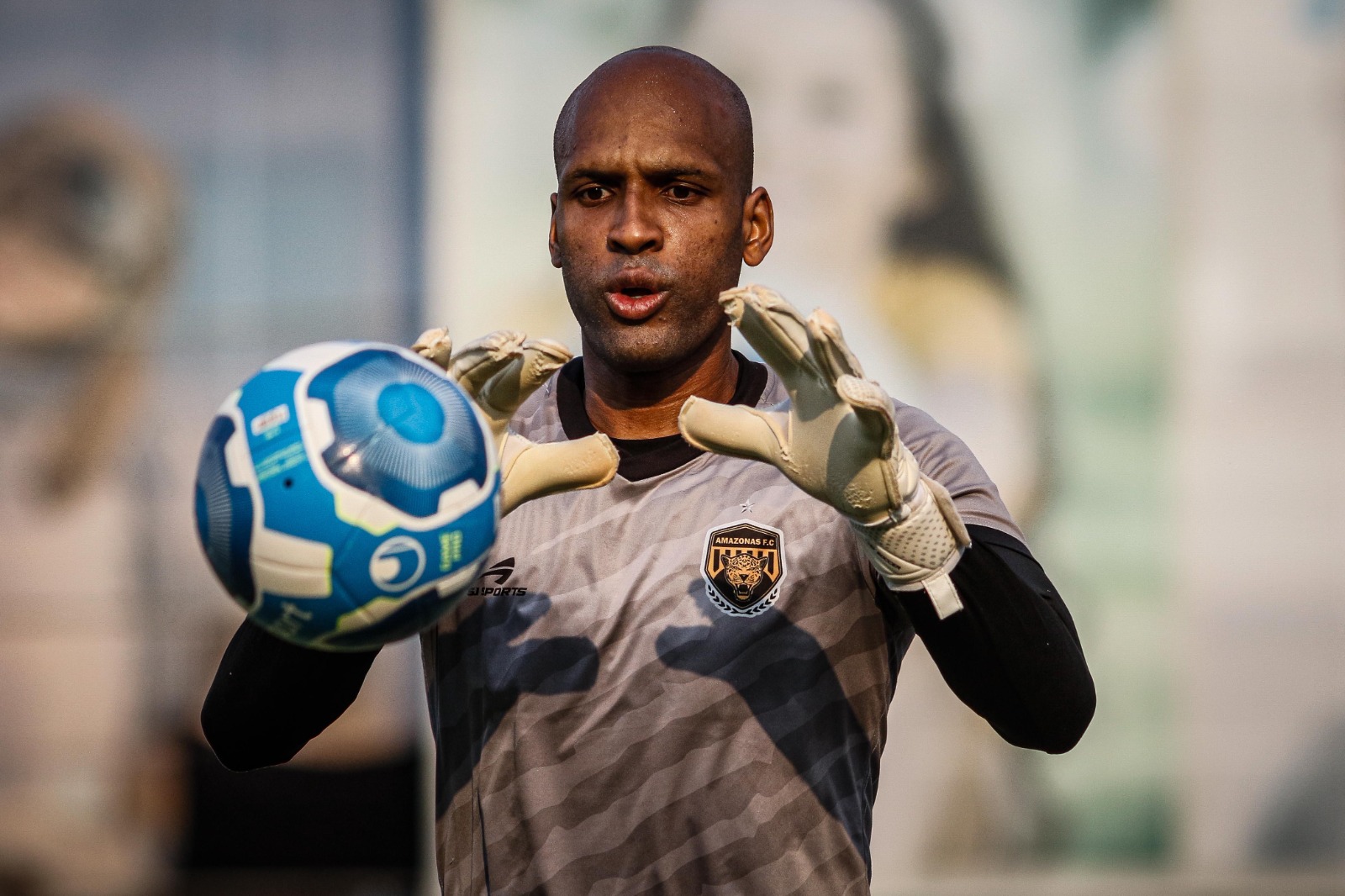 Amazonas FC anuncia renovação com goleiro Marcão