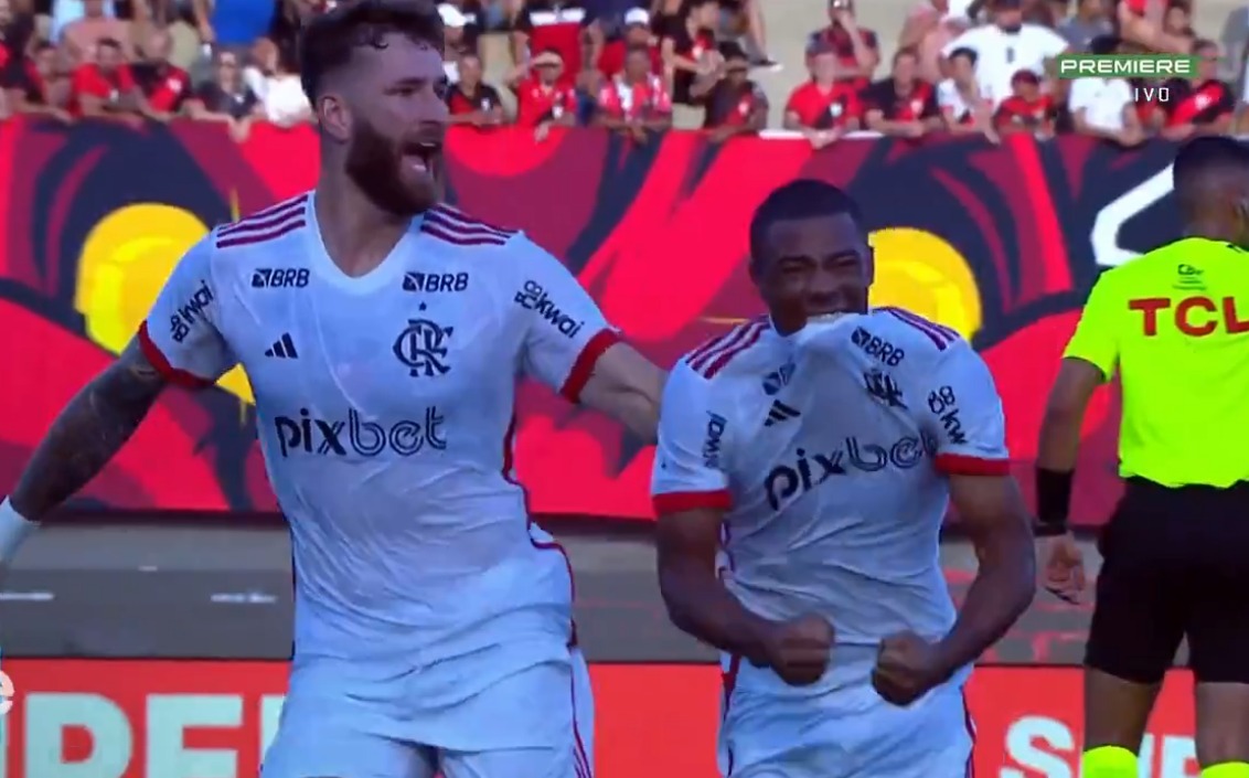 De la Cruz faz golaço de falta para o Flamengo