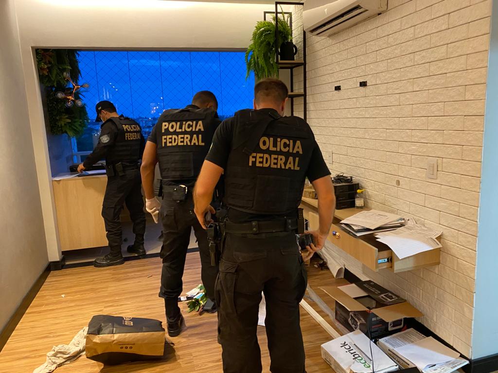 PF cumpre mandados de busca e prisões em Manaus