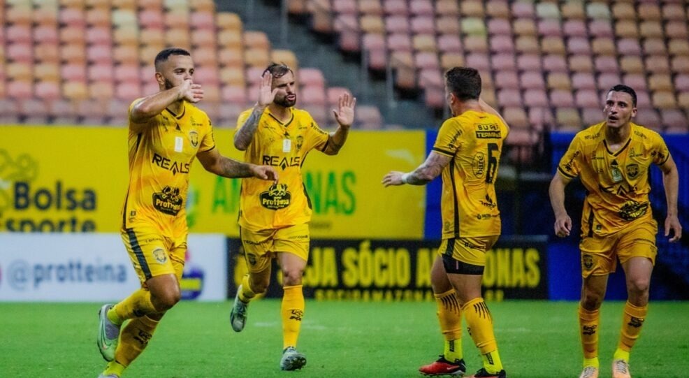 Amazonas goleia o Capital e garante vaga nas quartas de final da Copa Verde