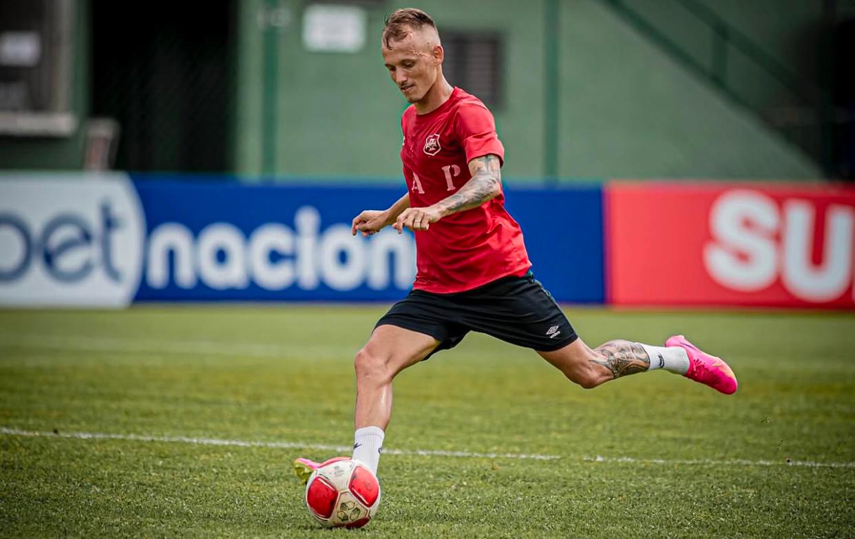 Barezão: Amazonas FC anuncia chegada de meio-campista