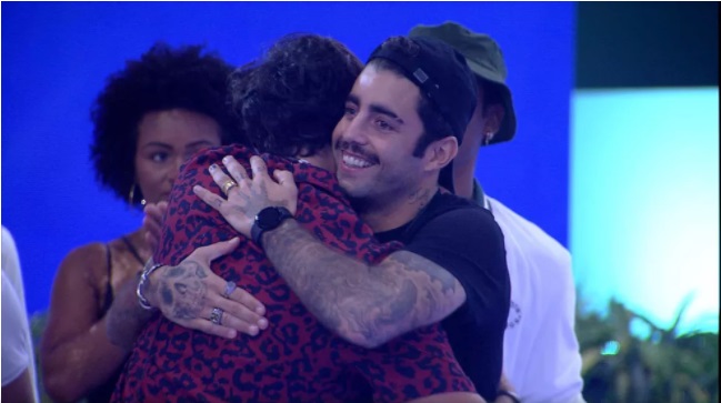 Eliezer vence prova bate-volta e escapa do paredão no BBB22