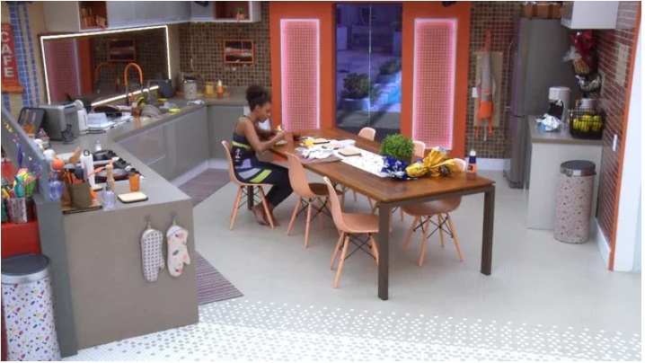 Jessi ultrapassa Babu e bate recorde na Xepa