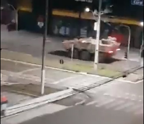 Tanques do Exército circulam em ruas de Guarapuava após ataques de criminosos