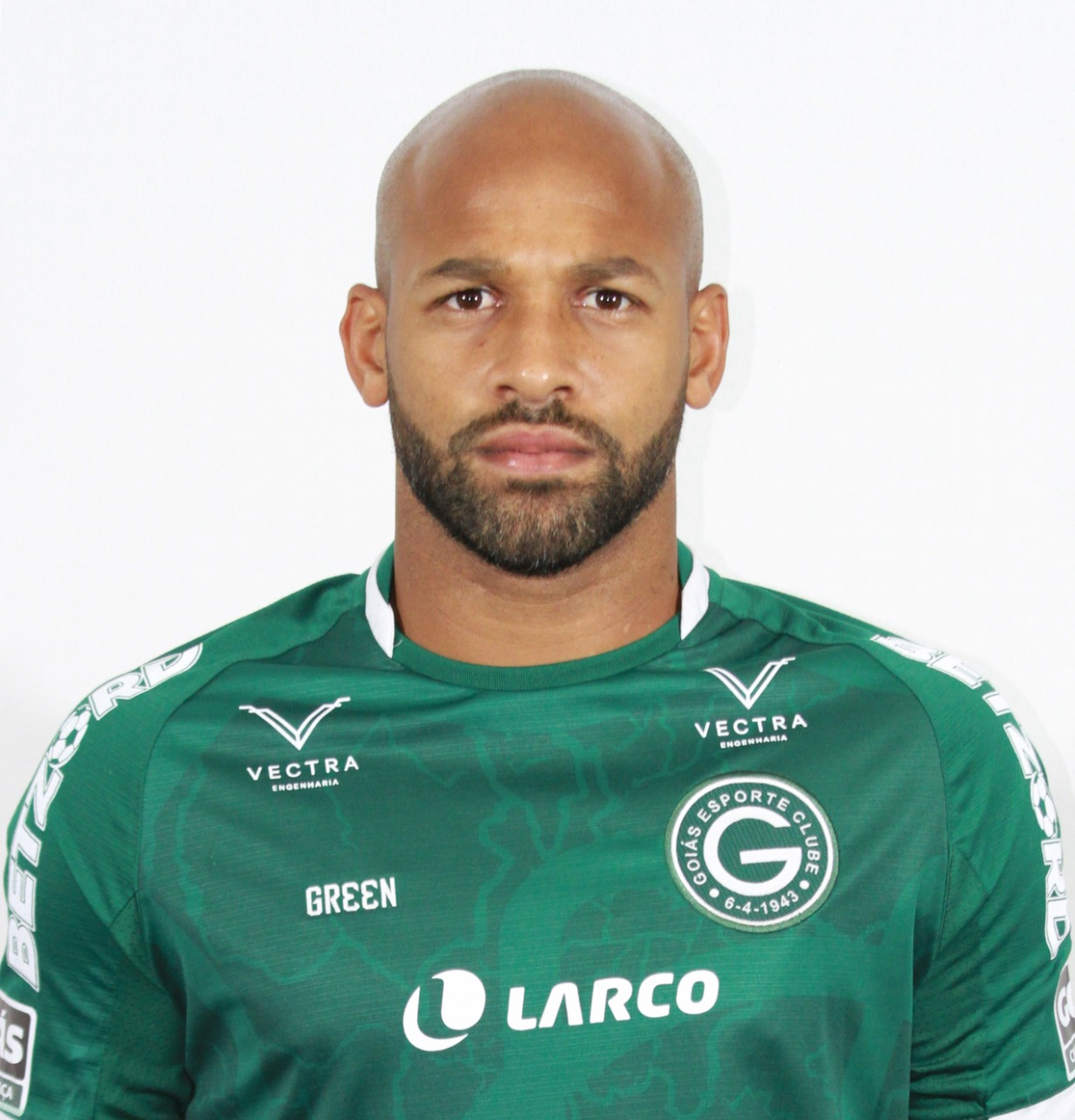 Fellipe Bastos denuncia racismo em jogo contra Atlético-GO: 'Chamou de macaco'