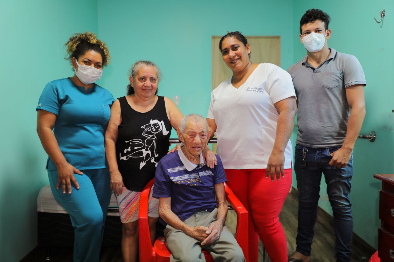 Idoso de 111 anos vence Covid-19 pela 2ª vez no Amazonas
